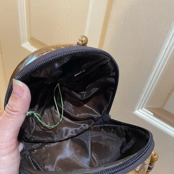 Coconut purse - Picture 2 of 2